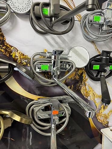 Смесители для ванны и душа: Смеситель для ванны и душа, Ручной душ, Установка: Наружный монтаж, Материал: Латунь, Функции: Без функций — 5