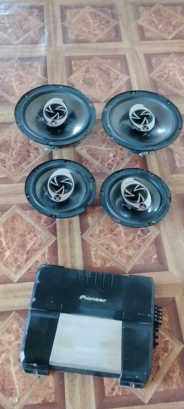 бу магнитолы в машину: Bu dəstə dörd ədəd oval formalı dinamik və bir ədəd Pioneer