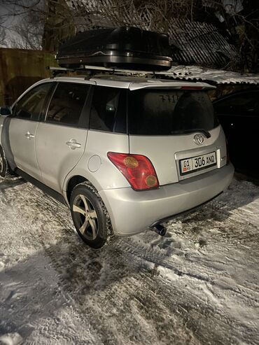 Toyota: Toyota ist: 2003 г., 1.5 л, Автомат, Бензин