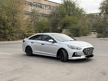 митсубиси фуссо: Hyundai Sonata: 2018 г., Седан — 9