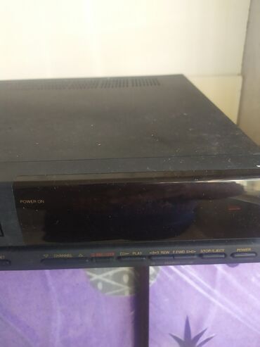 Korpuslar: Masaüstü kompüter sistemi – ATX tipli qara korpus Xarici görünüş: - — 6