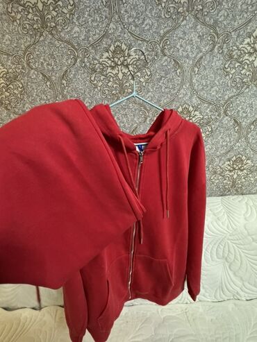 Толстовки: Двойка на молнии с капюшоном Описание: - Модель: худи на молнии с — 4