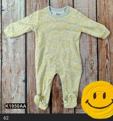 Kompleti: Dečiji kompletici 
3 KOMPLETA 2000 din — 13