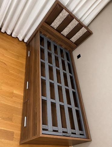 Tək yataq. Satılır 200 azn. Matras yoxdur, baza və 3 siyirməlidir