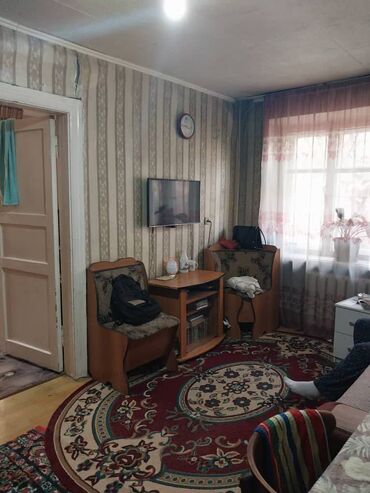 дордойдон квартира берилет: 2 бөлмө, 35 кв. м, Жеке план, 1 кабат, Косметикалык ремонт