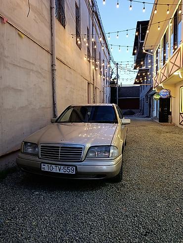 w202 duman: Mercedes-Benz C-Sinfi sedan (W202) - Kuzov: 4 qapılı sedan — 2