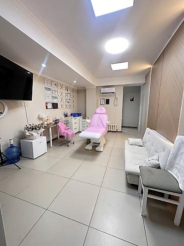 Кабинет Для косметолога, В бизнес центре, 26 м², Долгосрочно, С оборудованием