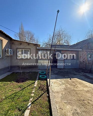 Продажа коттеджей и домов: 🏠Продаётся дом в с. Сокулук 🟡Комнаты: 4 🟡Участок: 7,14 соток — 2
