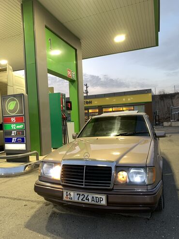 mercedesbenz седан: Mercedes-Benz E-Class: 1992 г., 2.2 л, Механика, Бензин, Седан