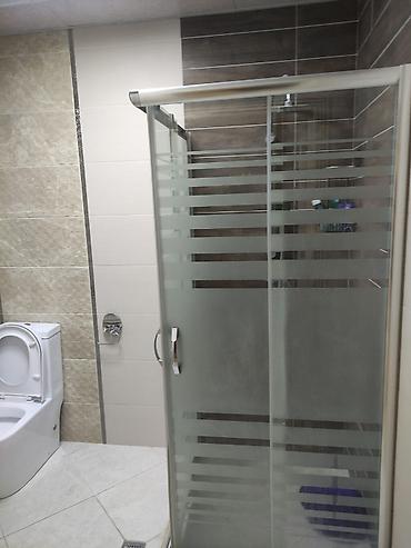 Uzunmüddətli kirayə mənzillər: VASİTƏÇİDƏN. Neftçilər metrosu yanında, 214 nömrəli məktəbin — 11