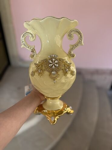 Vazalar: Vaza dəsti, Keramika — 12