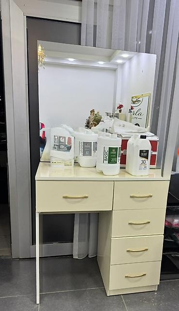 hamam qapları: Vizaj masası və güzgülü makiyaj masası - Rəng: krem/ivori ton - — 1