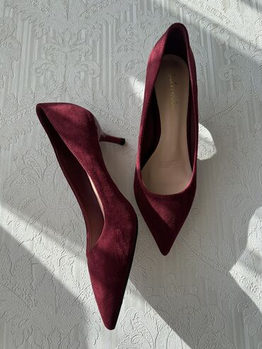 обувь женская 38: Туфли 39.5, цвет - Красный