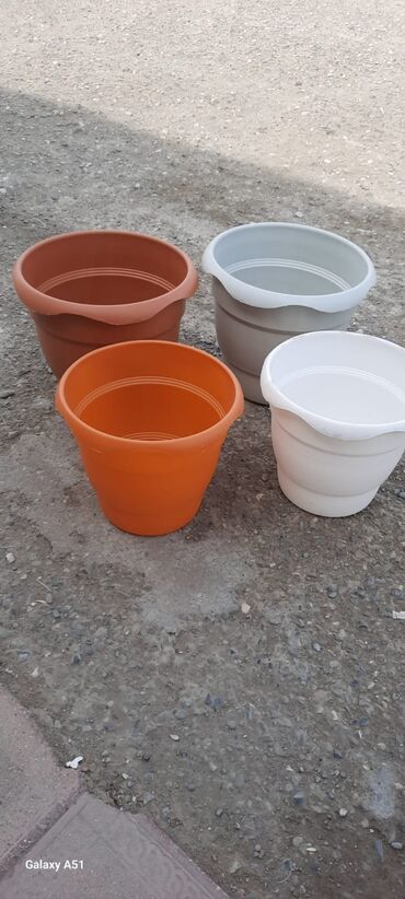 Bitkilər üçün dibçəklər: Dibcek Dibcek qabi yumru aq rengli gul.qabi yumru aq rengli dibcek — 5