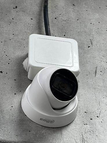 logitech 920: 4 купольные IP-видеокамеры Dahua (серия AI/IPC), проводное — 1
