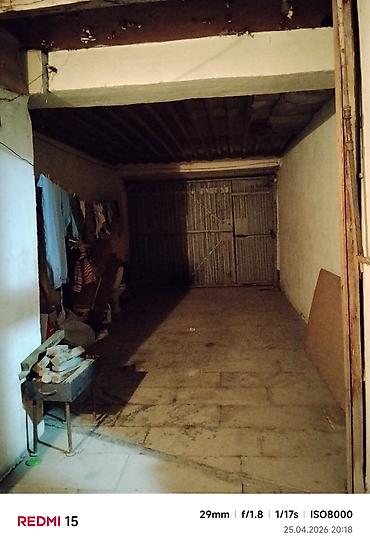 big bag: 3 otağ aşağıda 1otaq qarajın üsdündə kuxna mebeli qalır konsaner qalır — 9
