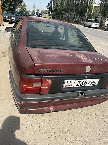 электроника 5: Opel Vectra: 1993 г., 1.8 л, Кол менен иштөөчү, Бензин, Седан — 1