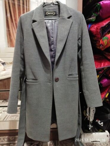 женское турецкое пальто: Пальто турецкого бренда MAIA. Покупала за 8000 .2-3 выхода Продаю