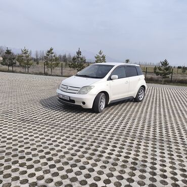 тойота ист продаю: Toyota ist: 2004 г., 1.3 л, Автомат, Бензин, Хэтчбэк