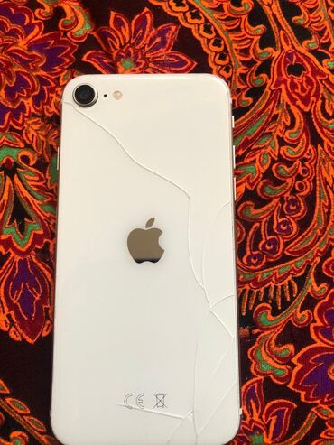 Apple iPhone: IPhone SE 2020, Белый, Зарядное устройство, Защитное стекло, Чехол, 77 %