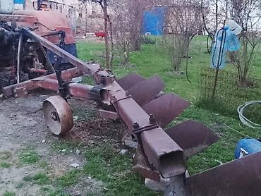 traktor disqi: K-700 “Kirovets” traktor + 4 korpuslu kotan Xüsusiyyətlər: - — 3