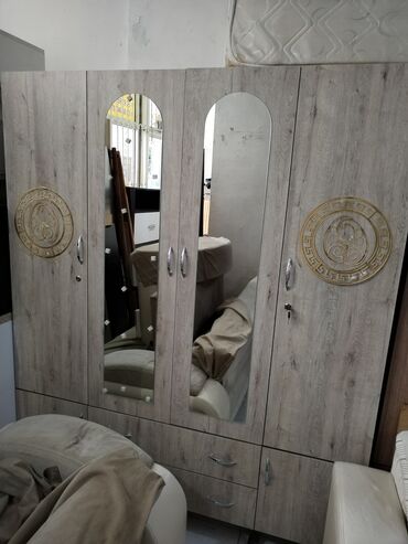 Dolablar: Yeni, Kupe, 4 qapılı Düz dolab, Dolab-asılqan, Almaniya — 22