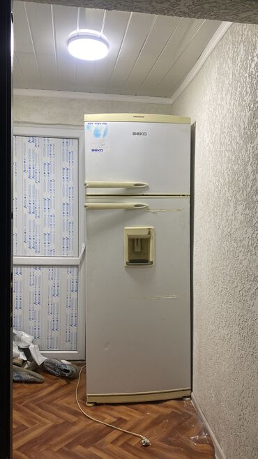 морозильники для дома: Холодильник Beko, Б/у, Двухкамерный, 190 *
