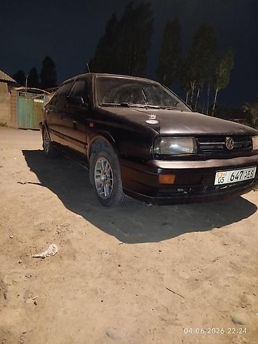 Volkswagen: Volkswagen Vento: 1992 г., 2 л, Механика, Бензин, Седан — 7