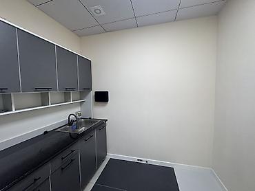 Аренда офисов: Аренда офисов, 100 м², В жилом комплексе, 1 линия, С отдельным входом, С отдельной кухней — 15