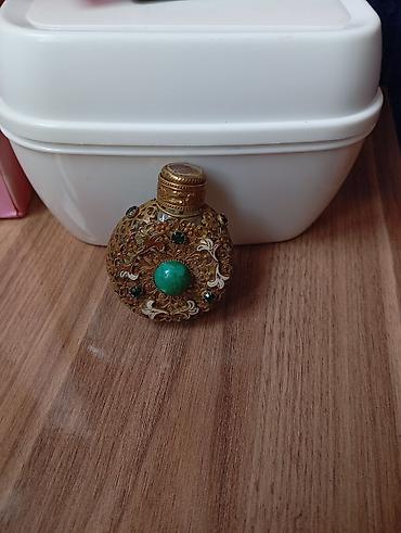 boy uzadan dərmanlar: Zərif naxışlı, bəzək daşlı mini ətir qabı/flakon - Material: metal — 1