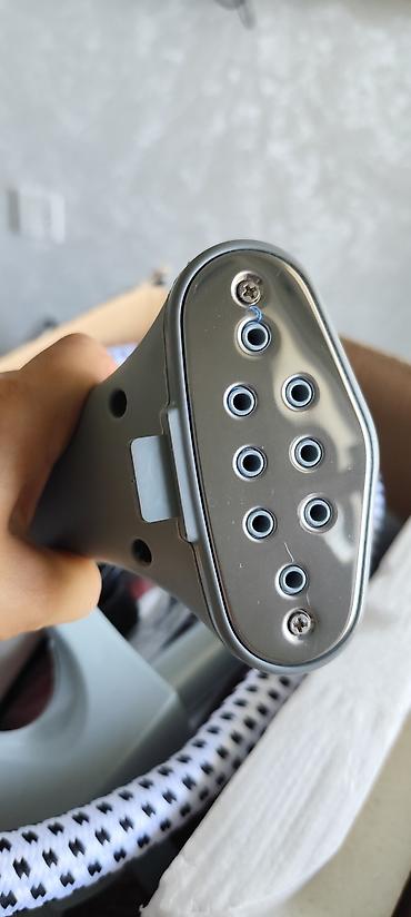 Ütülər və buxarlayıcılar: Buxarlı ütü (geyim buxarlayıcısı)
Güc: 1500 W — 4