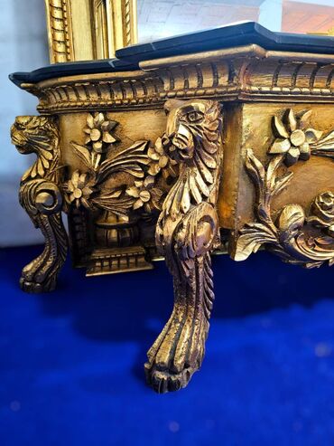 RS - Antique Mirrors: Ukrasno ogledalo sa postoljem, bogato ukrašeno detaljnim rezbarijama u — 10