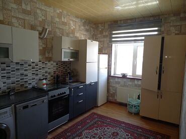 Həyət evləri və villaların satışı: Satışa təqdim olunur: həyəti və bağ sahəsi olan iki mərtəbəli fərdi — 30