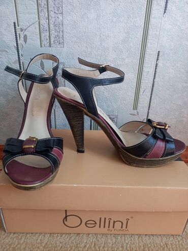 кожаные сандалии: Кожаные босоножки bellini в идеальном состоянии, 39 размер, очень