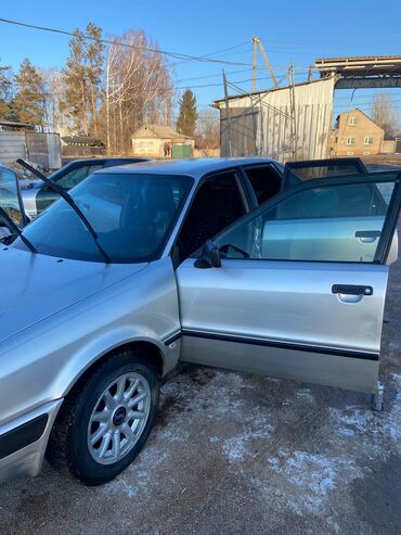 Audi: Audi 80: 1994 г., 2 л, Механика, Седан — 3