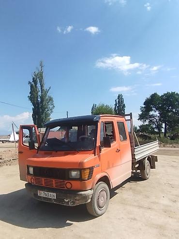тд 2 9: Грузовой бортовой автомобиль Mercedes-Benz T2 дубл кабина завод — 6