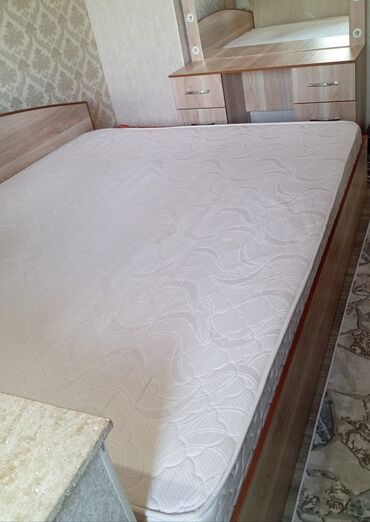 двуспальная кровать с матрасом: Эки кишилик Керебет, Колдонулган