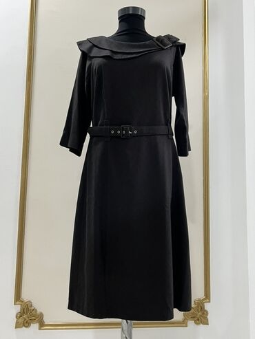 toxunma yun donlar: Qara rəngli, diz boyu xanım donu. - Klassik A-kəsim siluet - 3/4