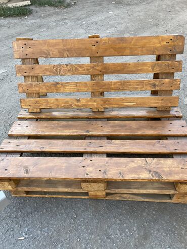 Продаю деревянные скамейки. Идеально для уличных заведений, кафе, бар