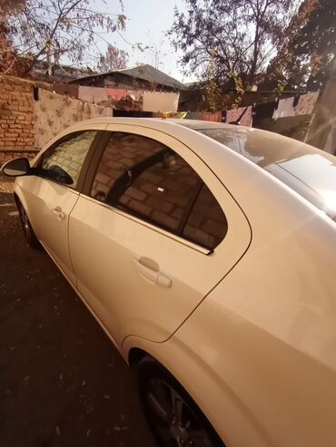 Chevrolet: Chevrolet Aveo: 1.4 l | Sedan — 6