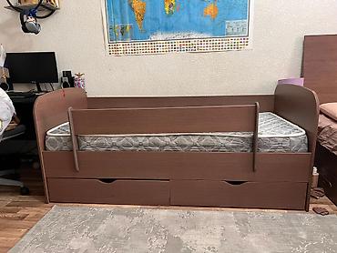 bunk bed: Односпальная кровать, Б/у, С матрасом, длина - 185 см — 1