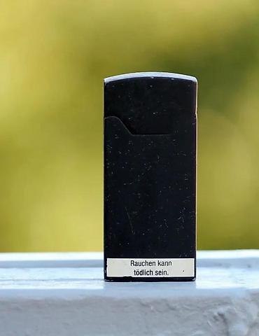 Upaljači i prateća oprema: Volkswagen Official VW lighter Vintage KENT AS, Karo upaljač. Cena za — 6