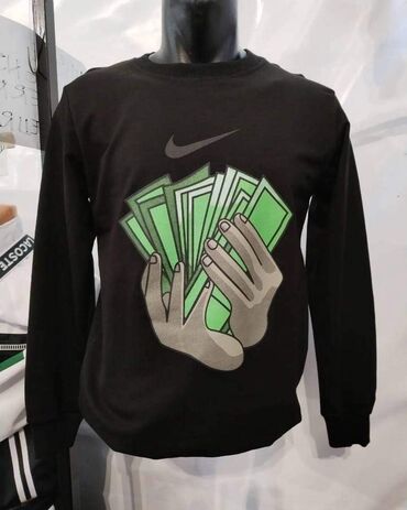 Duksevi: Duksevi na sniženje 2200 din
Ovi modeli trenutno u XL veličini — 10