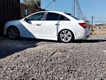 chevrolet cruze azerbaycan qiymetleri: Chevrolet Cruze: 1.4 l | 2011 il | 242000 km Sedan