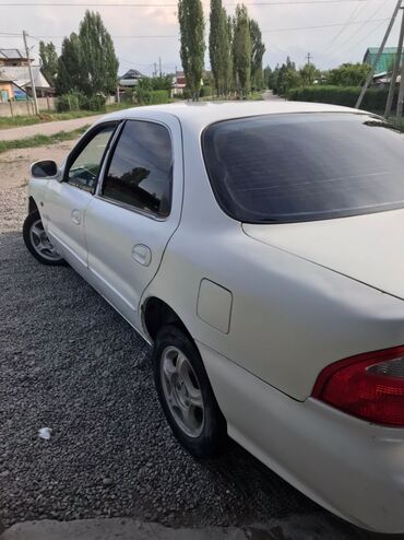 Kia: Kia Clarus: 1998 г., 1.8 л, Механика, Бензин, Седан