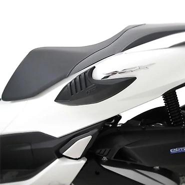 set za hromiranje: Bočne gumene zaštite/čepovi za oslanjanje kolena – Honda PCX - Set od — 4