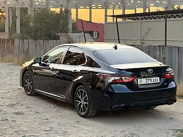 town car: Toyota Camry: 2021 г., 2.5 л, Автомат, Бензин, Седан — 3