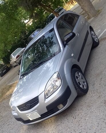 Motonəqliyyat: Kia Rio: 1.5 l | 2007 il Hetçbek