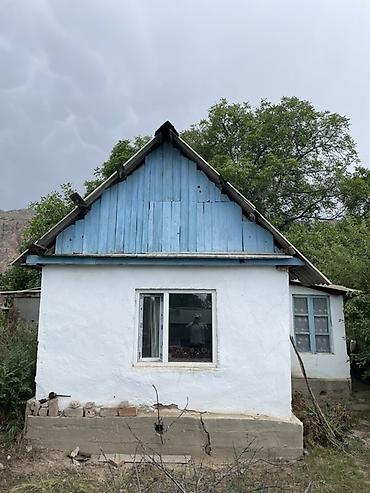 Продажа коттеджей и домов: Ысык -Көлдүн түштүк тарабынан Кажы- Сай айылынан үй сатылат . Участогу — 1