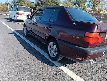 бензобак зил: Volkswagen Vento: 1994 г., 1.8 л, Механика, Бензин, Седан — 1